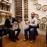 Darbuka spelers in de bekende muziekstraat in Istanbul